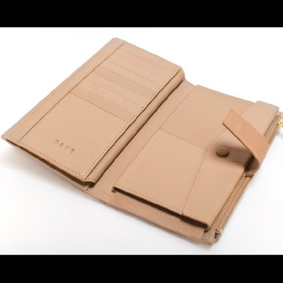 Ladies leather wallet. - Picture 2 of 2